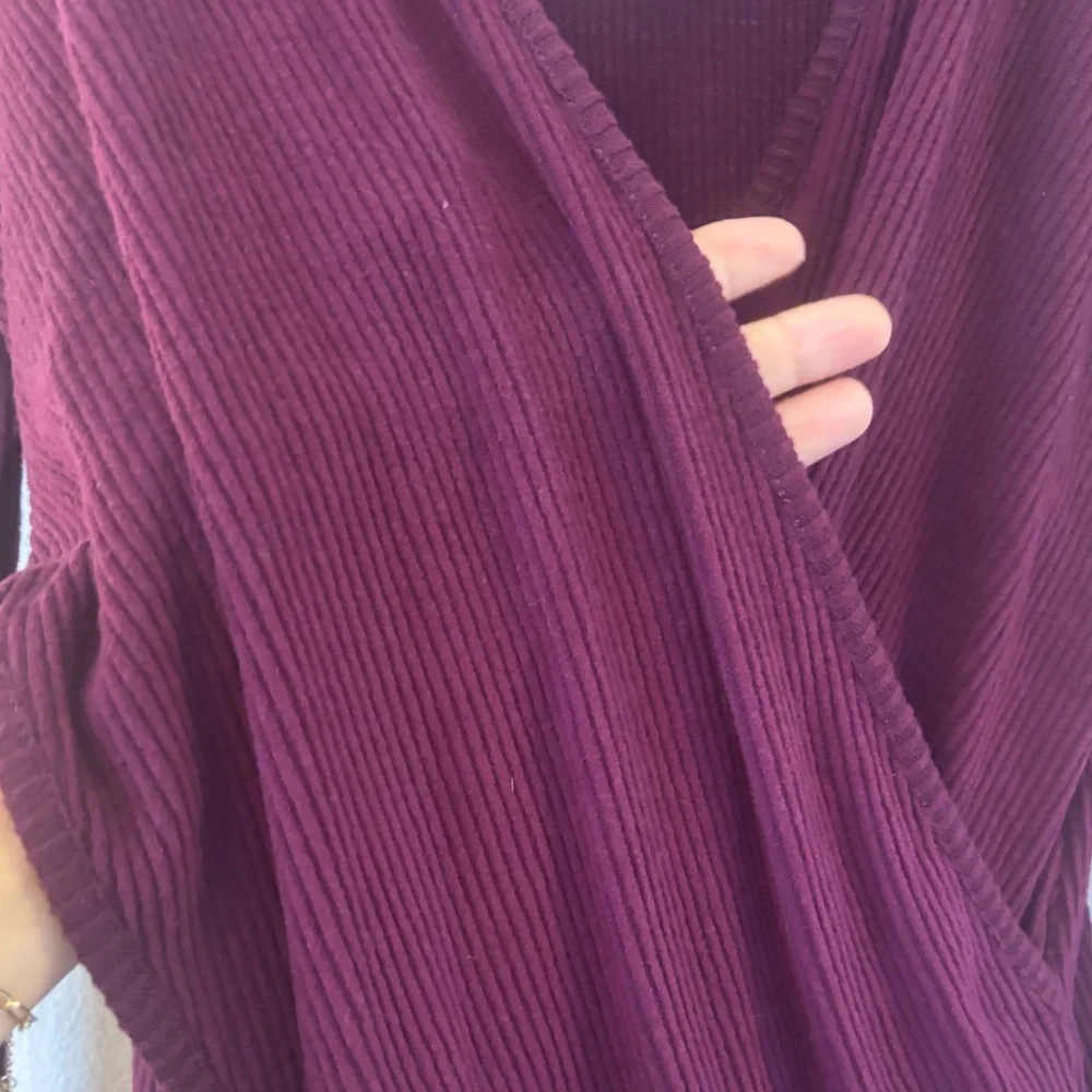 NWT White House Black Market PlumTwisted Surplice Knit Top - Picture 9 of 11